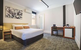 Nightcap At Regents Park Hotel