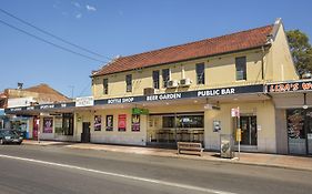 Nightcap At Regents Park Hotel